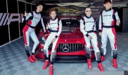 赛车女郎 在线观看,激情赛道上的魅力焦点